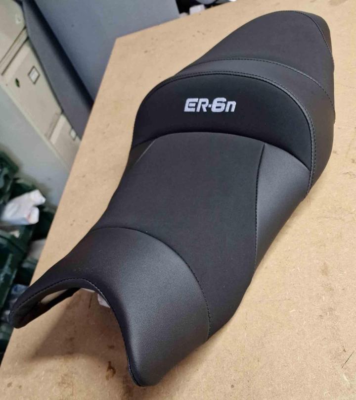 Réalisation de sellerie moto Neuf-Marché