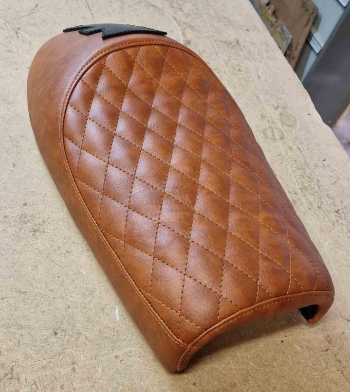 Sellerie moto sur mesure Neuf-Marché