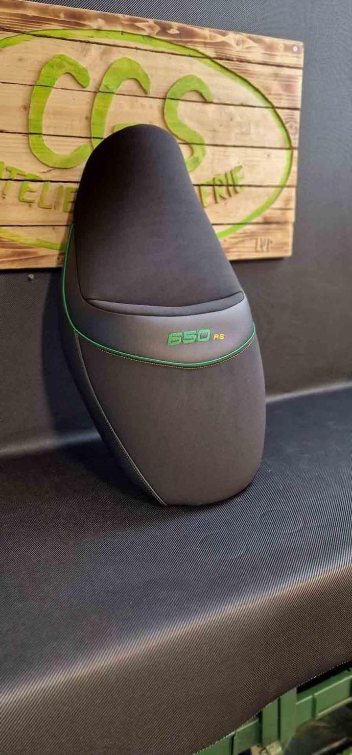 Sellerie moto sur mesure Neuf-Marché