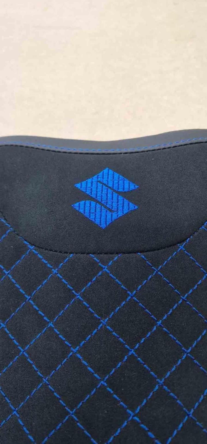 Réalisation de sellerie moto sur mesure Neuf-Marché