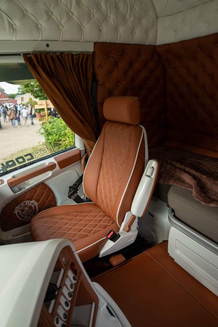 CAMION SCANIA 8