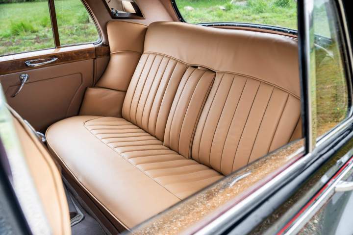 Rénovation et personnalisation de votre intérieur automobile.